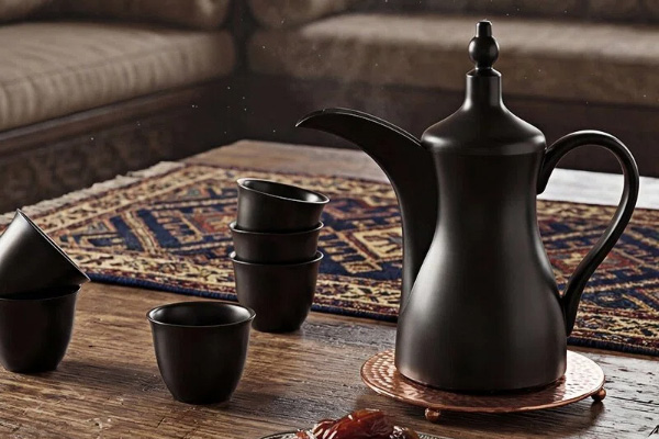 Arabic Qahwa vs Pour-Over Coffee