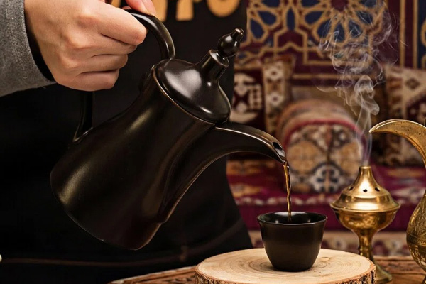 Arabic Qahwa vs Pour-Over Coffee