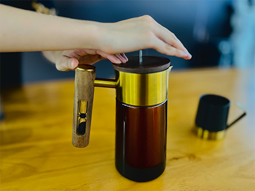 Brewing a Perfectly Balanced and Sweet-Tart Hand Drip Coffee