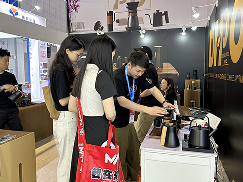 Showcase Homemade Coffee Equipment in Hotelex Shanghai Exhibition