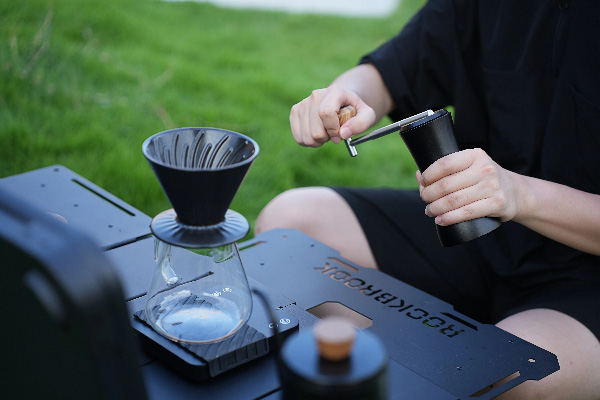 Why More And More People Prefer Pour Over Coffee During Travel